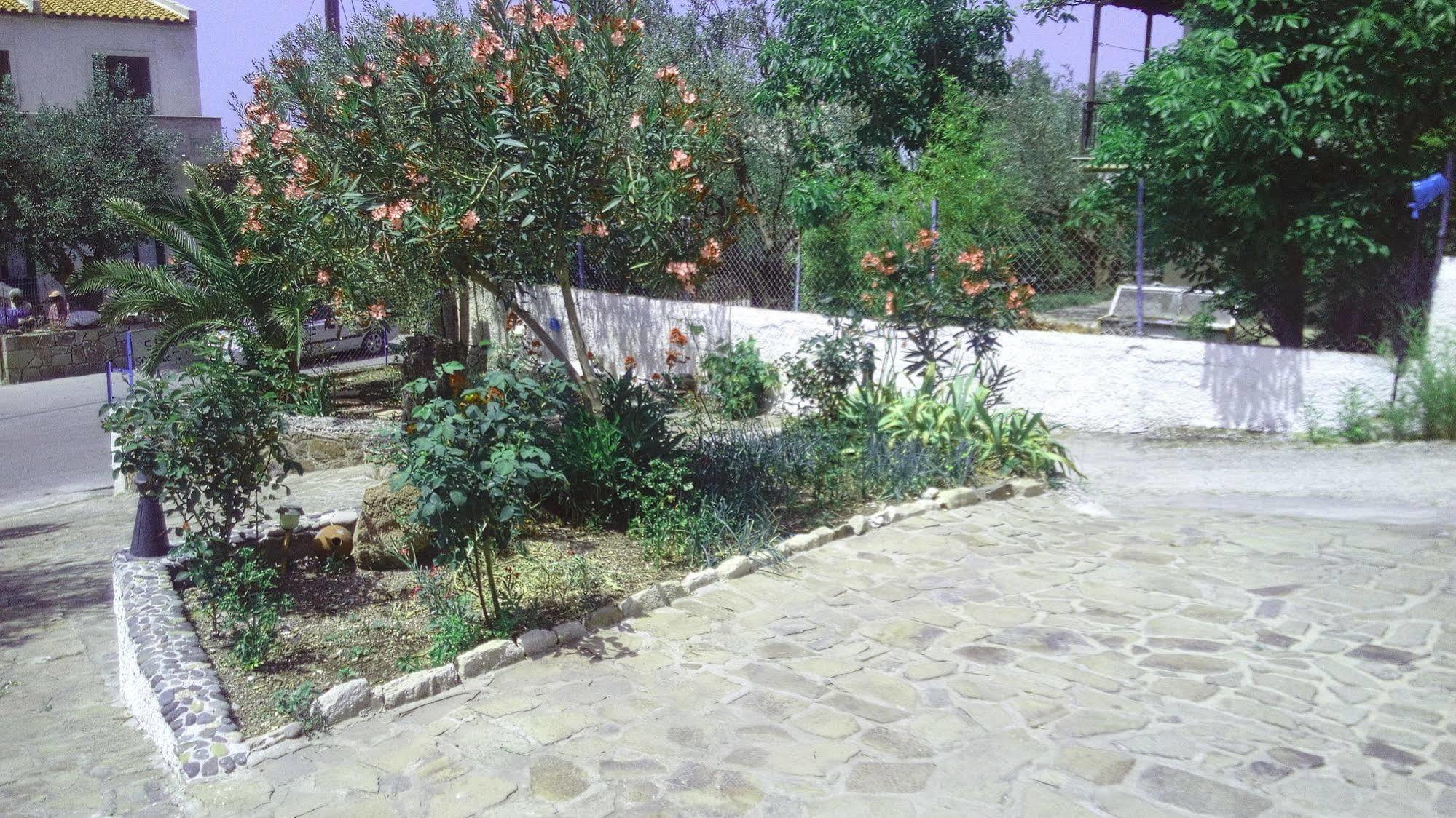 Anessis Cosmos Anaxos Exterior foto